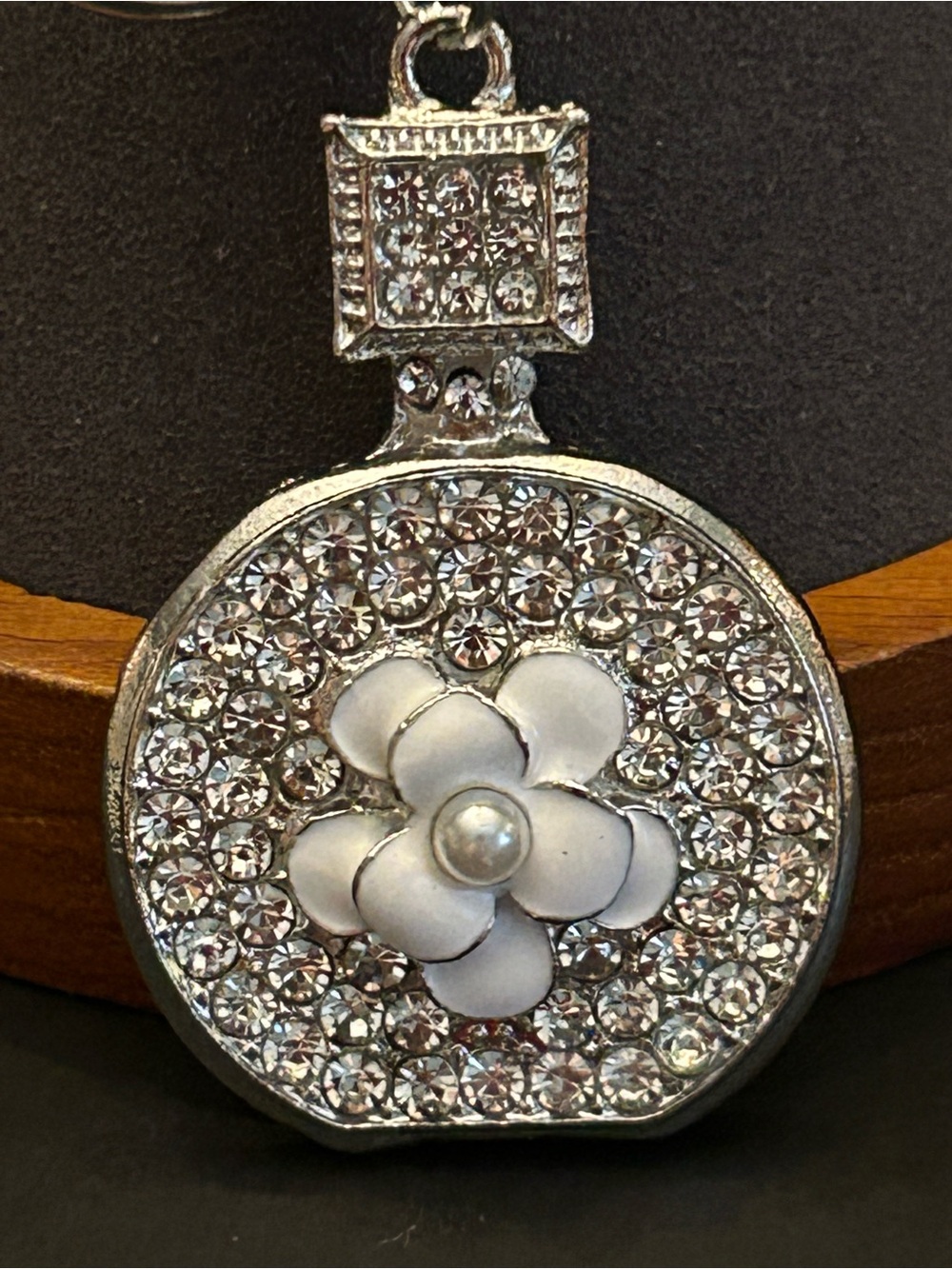 Colorful Enamel Flower Faux Pearl Bag Charm Keychain w/Crystal Accents NWT - Picture 3 of 14